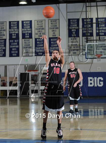 Thumbnail 3 in Grants vs. Cabrillo (MaxPreps Holiday Classic) photogallery.