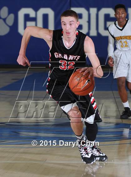 Thumbnail 1 in Grants vs. Cabrillo (MaxPreps Holiday Classic) photogallery.