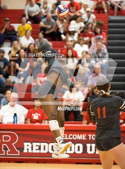 Thumbnail 1 in South @ Redondo Union photogallery.