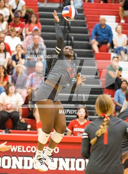 Thumbnail 3 in South @ Redondo Union photogallery.