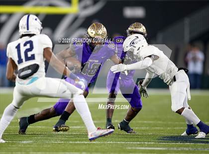 Thumbnail 2 in Clay-Chalkville vs Hueytown (AHSAA 6A Final) photogallery.