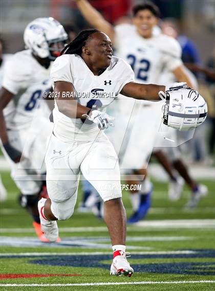 Thumbnail 3 in Clay-Chalkville vs Hueytown (AHSAA 6A Final) photogallery.