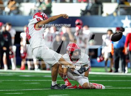 Thumbnail 2 in Celina vs. Kilgore (UIL 4A Division I Football Final) photogallery.