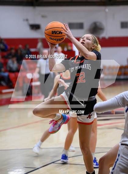 Thumbnail 3 in Dierks vs Batesville (Cavenaugh Classic) photogallery.