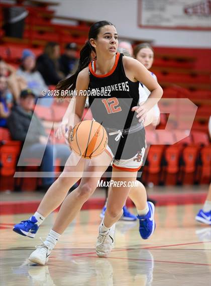 Thumbnail 2 in Dierks vs Batesville (Cavenaugh Classic) photogallery.