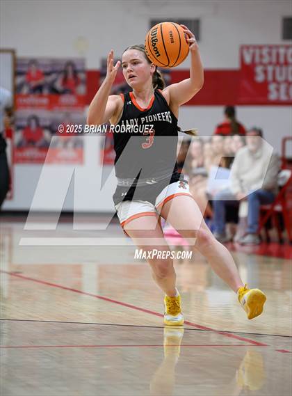 Thumbnail 2 in Dierks vs Batesville (Cavenaugh Classic) photogallery.