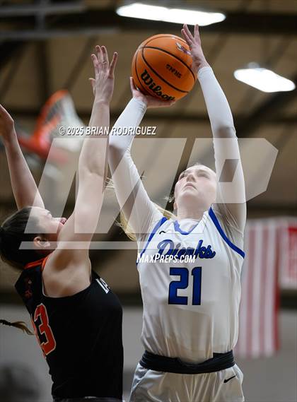 Thumbnail 3 in Dierks vs Batesville (Cavenaugh Classic) photogallery.