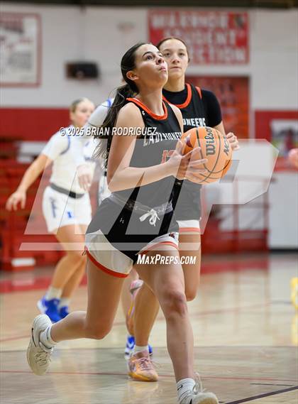 Thumbnail 3 in Dierks vs Batesville (Cavenaugh Classic) photogallery.