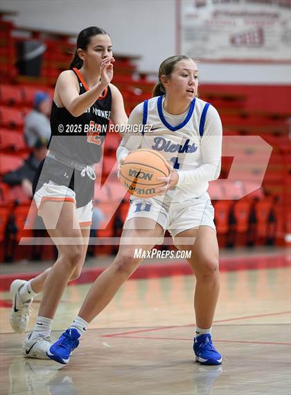 Thumbnail 3 in Dierks vs Batesville (Cavenaugh Classic) photogallery.