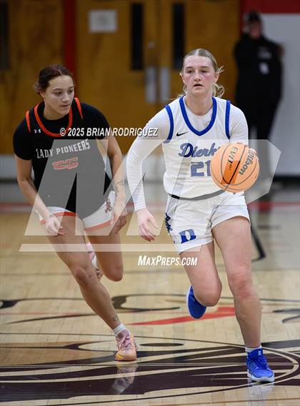 Thumbnail 3 in Dierks vs Batesville (Cavenaugh Classic) photogallery.