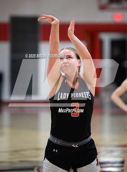 Thumbnail 1 in Dierks vs Batesville (Cavenaugh Classic) photogallery.