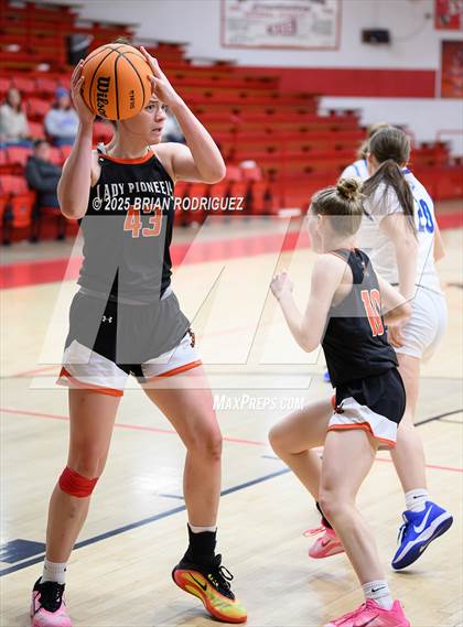 Thumbnail 2 in Dierks vs Batesville (Cavenaugh Classic) photogallery.