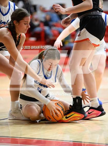 Thumbnail 2 in Dierks vs Batesville (Cavenaugh Classic) photogallery.