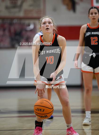 Thumbnail 1 in Dierks vs Batesville (Cavenaugh Classic) photogallery.