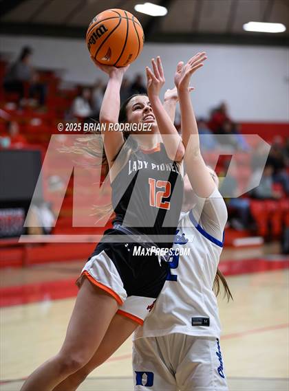 Thumbnail 2 in Dierks vs Batesville (Cavenaugh Classic) photogallery.