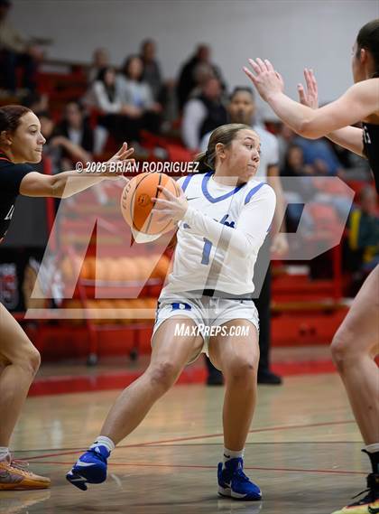 Thumbnail 3 in Dierks vs Batesville (Cavenaugh Classic) photogallery.