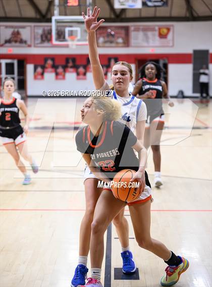 Thumbnail 1 in Dierks vs Batesville (Cavenaugh Classic) photogallery.