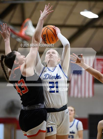 Thumbnail 2 in Dierks vs Batesville (Cavenaugh Classic) photogallery.