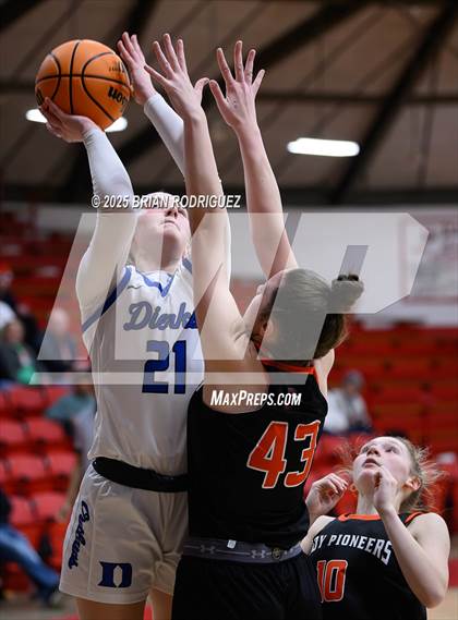 Thumbnail 3 in Dierks vs Batesville (Cavenaugh Classic) photogallery.