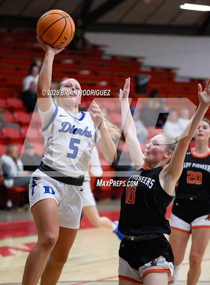 Thumbnail 3 in Dierks vs Batesville (Cavenaugh Classic) photogallery.