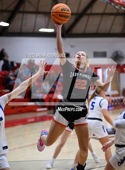 Thumbnail 2 in Dierks vs Batesville (Cavenaugh Classic) photogallery.