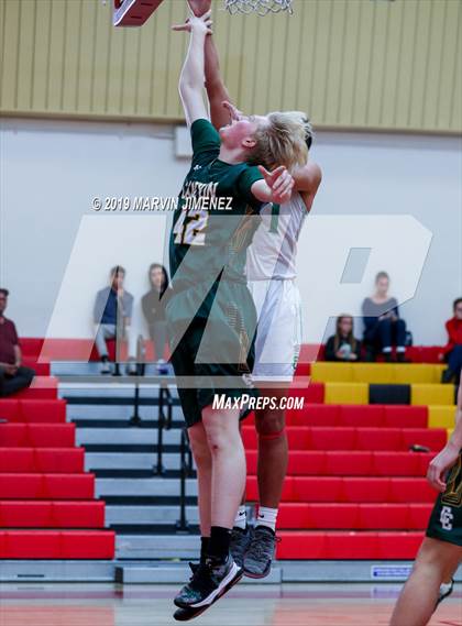 Thumbnail 3 in Thousand Oaks vs Canyon photogallery.
