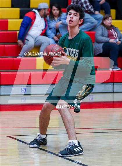 Thumbnail 1 in Thousand Oaks vs Canyon photogallery.