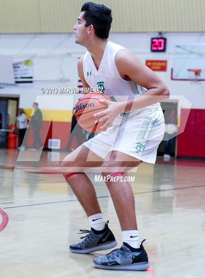 Thumbnail 1 in Thousand Oaks vs Canyon photogallery.