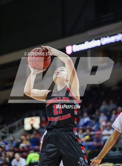 Thumbnail 2 in Mogollon @ Baboquivari (AIA 1A Round 1 Playoff) photogallery.