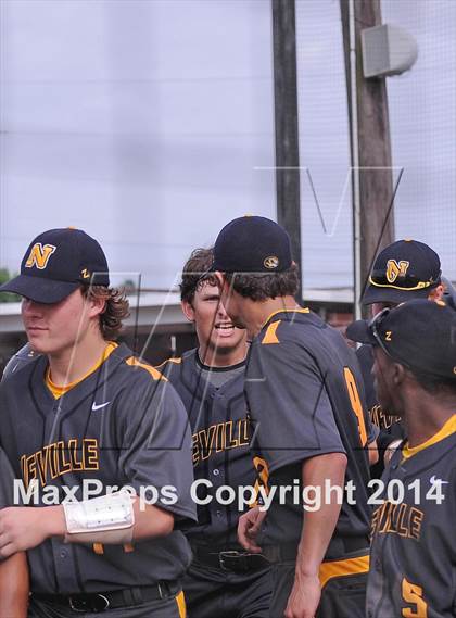 Thumbnail 2 in Vandebilt Catholic vs. Neville (LHSAA 4A Quarterfinal Playoff) photogallery.