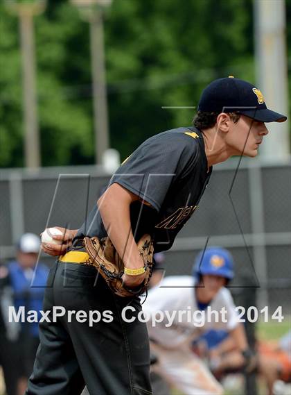 Thumbnail 1 in Vandebilt Catholic vs. Neville (LHSAA 4A Quarterfinal Playoff) photogallery.