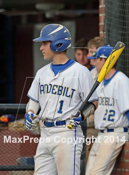 Thumbnail 2 in Vandebilt Catholic vs. Neville (LHSAA 4A Quarterfinal Playoff) photogallery.