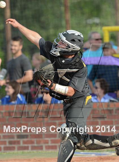 Thumbnail 2 in Vandebilt Catholic vs. Neville (LHSAA 4A Quarterfinal Playoff) photogallery.