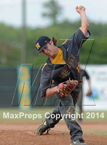 Thumbnail 3 in Vandebilt Catholic vs. Neville (LHSAA 4A Quarterfinal Playoff) photogallery.