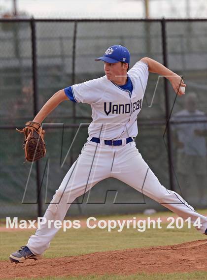 Thumbnail 2 in Vandebilt Catholic vs. Neville (LHSAA 4A Quarterfinal Playoff) photogallery.