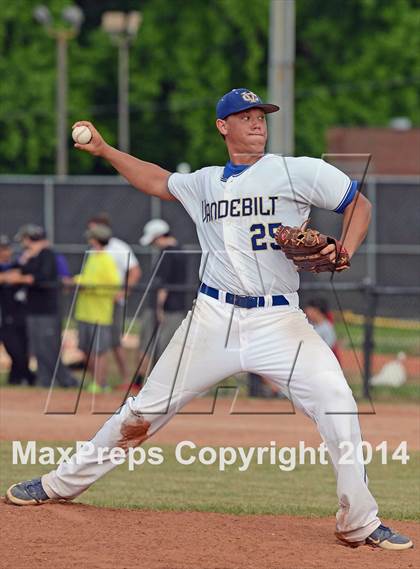 Thumbnail 1 in Vandebilt Catholic vs. Neville (LHSAA 4A Quarterfinal Playoff) photogallery.