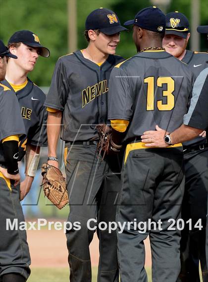 Thumbnail 2 in Vandebilt Catholic vs. Neville (LHSAA 4A Quarterfinal Playoff) photogallery.