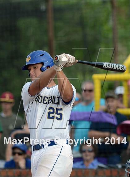 Thumbnail 2 in Vandebilt Catholic vs. Neville (LHSAA 4A Quarterfinal Playoff) photogallery.