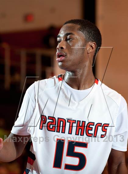 Thumbnail 3 in Stevenson [Adlai E.] vs Oswego (Proviso West Holiday Tournament) photogallery.