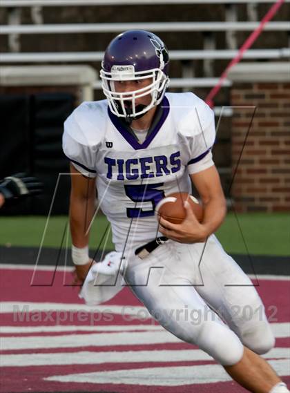 Thumbnail 2 in Pickerington Central vs. Colerain (Crosstown Showdown) photogallery.