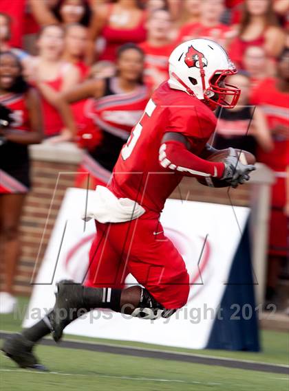 Thumbnail 2 in Pickerington Central vs. Colerain (Crosstown Showdown) photogallery.