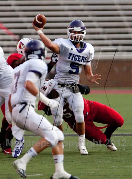 Thumbnail 1 in Pickerington Central vs. Colerain (Crosstown Showdown) photogallery.