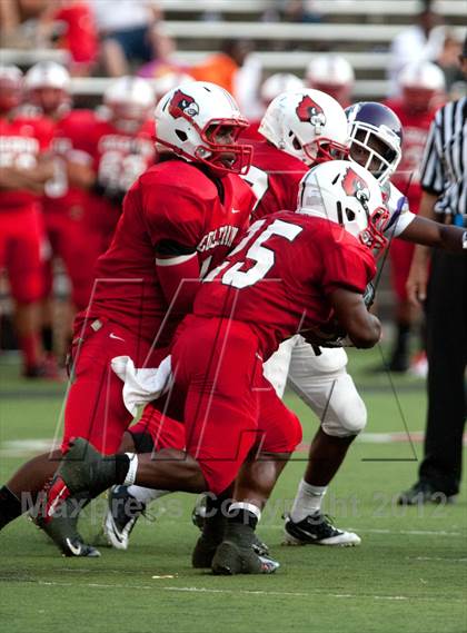 Thumbnail 3 in Pickerington Central vs. Colerain (Crosstown Showdown) photogallery.