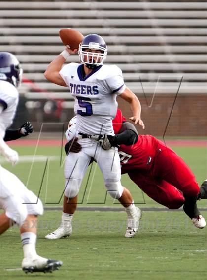 Thumbnail 2 in Pickerington Central vs. Colerain (Crosstown Showdown) photogallery.