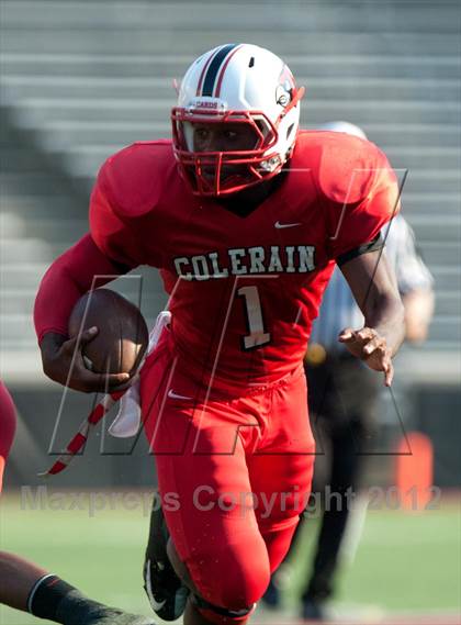 Thumbnail 3 in Pickerington Central vs. Colerain (Crosstown Showdown) photogallery.