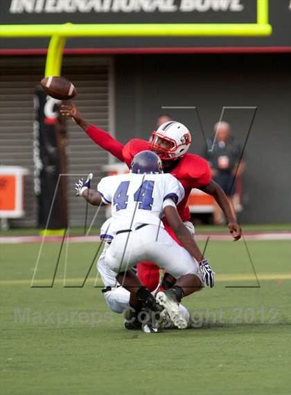 Thumbnail 3 in Pickerington Central vs. Colerain (Crosstown Showdown) photogallery.