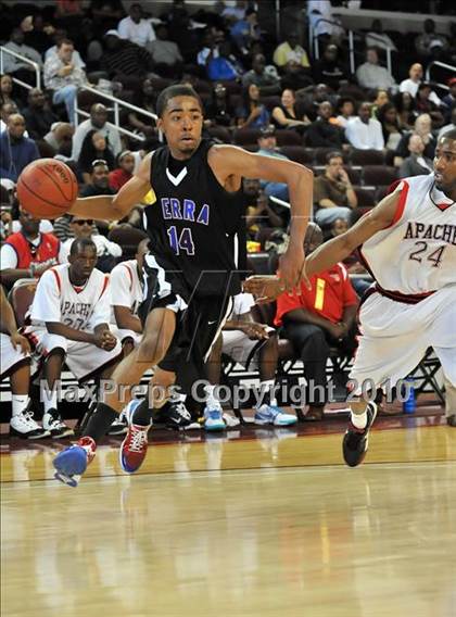 Thumbnail 2 in Centennial vs. Serra (CIF D3 SoCal Final) photogallery.