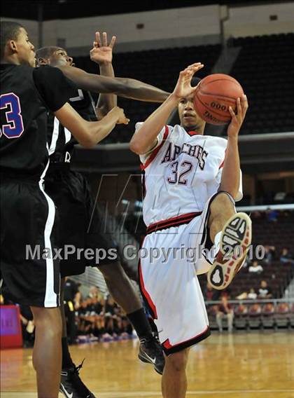 Thumbnail 2 in Centennial vs. Serra (CIF D3 SoCal Final) photogallery.