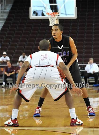 Thumbnail 2 in Centennial vs. Serra (CIF D3 SoCal Final) photogallery.