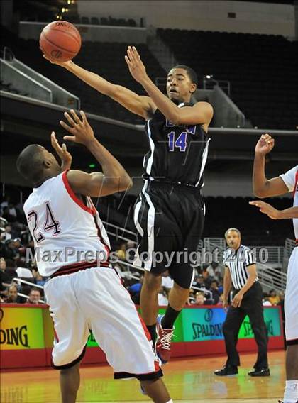 Thumbnail 2 in Centennial vs. Serra (CIF D3 SoCal Final) photogallery.